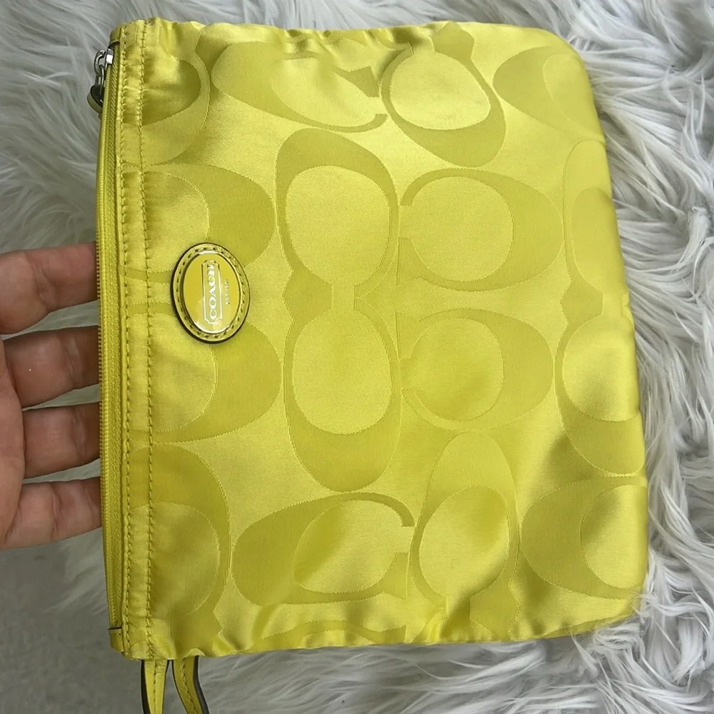 Coach Signature Nylon Cosmetic Bag Citrine/yellow, Mint Condition - Picture 10 of 12